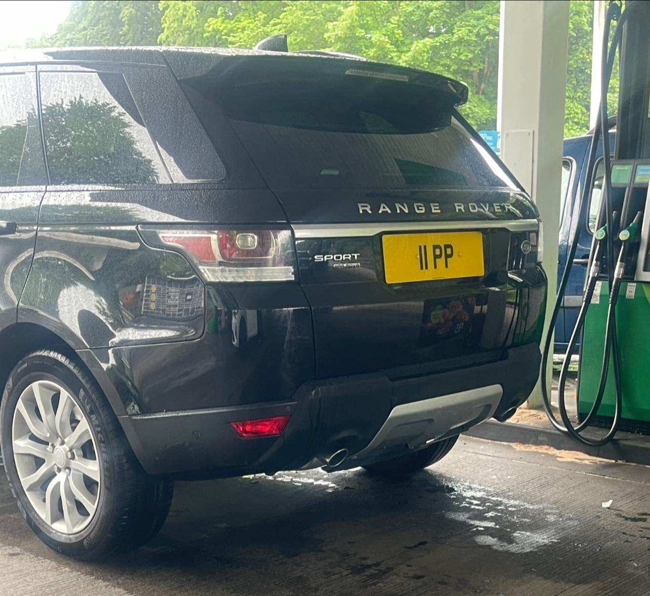 UK Number Plate 11 PP on a 2017 Black Land Rover Range Rover Sport