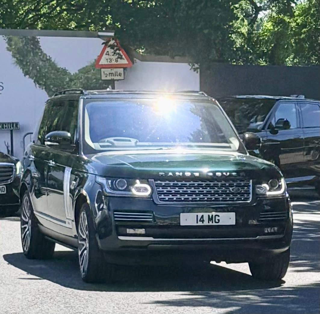 UK Number Plate 14 MG on a 2015 Green Land Rover Range Rover