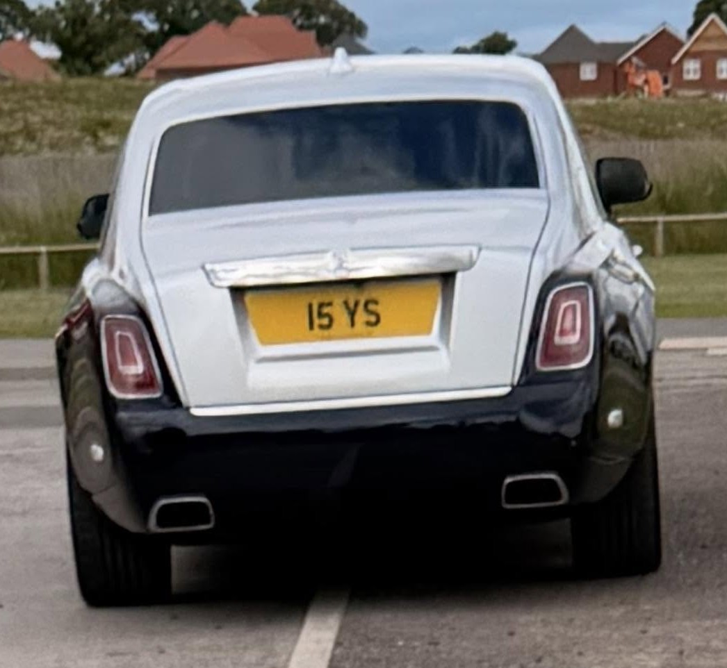 UK Number Plate 15 YS on a 2019 Blue Rolls Royce Phantom