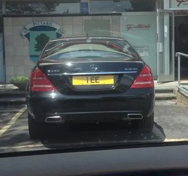 UK Number Plate 1 EE