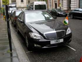 1 RCI on a vehicle — Ivory Coast diplomatic registration