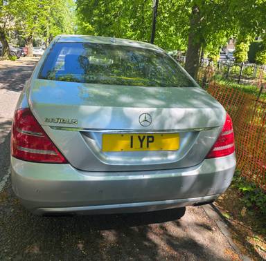 UK Number Plate 1 YP on a 2010 Silver Mercedes-Benz S-Class
