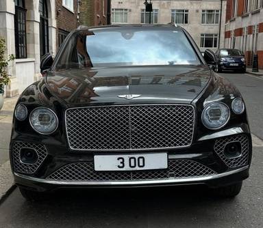 UK Number Plate 3 OO on a 2022 Black Bentley Bentayga