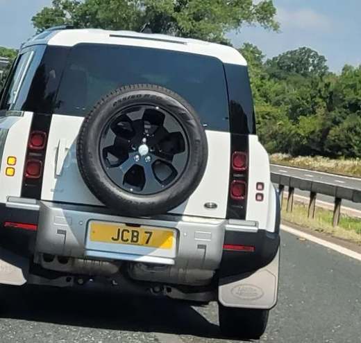 JCB 7 number plate – JCB & Family