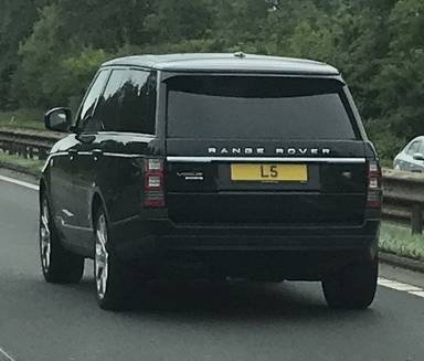 UK Number Plate L 5 on a 2023 Black Land Rover
