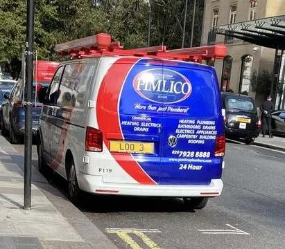 LOO 3 number plate – Pimlico Plumbers