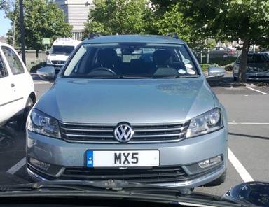 UK Number Plate MX 5 on a 2025 Blue Volkswagen