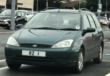 UK Number Plate RZ 1 on a Green Ford Focus Estate