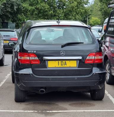 UK Number Plate 1 DA on a 2007 Black Mercedes B-Class