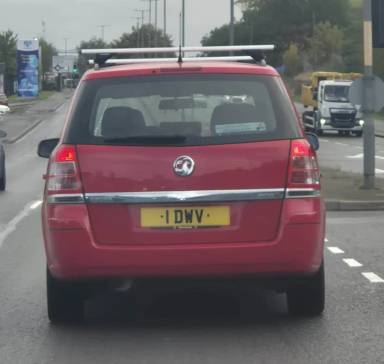 UK Number Plate 1 DWV on a 2013 RED Vauxhall Zafira