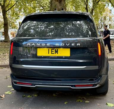 UK Number Plate 1 EM on a 2024 Black Land Rover Range Rover Hse Phev Auto