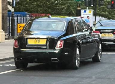UK Number Plate 1 FO on a 2024 Green Rolls Royce Phantom