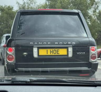 UK Number Plate 1 HOE on a 2005 Black Land Rover Range Rover