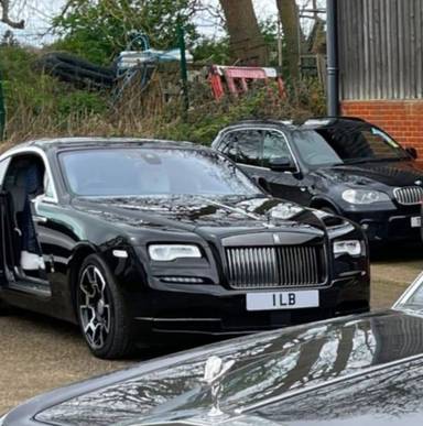UK Number Plate 1 LB on a 2018 Black Rolls Royce