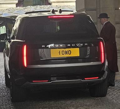UK Number Plate 1 OWO on a 2024 Green Land Rover Range Rover Autobio Phev Auto