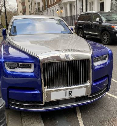 UK Number Plate 1 R on a 2018 Blue Rolls Royce Phantom