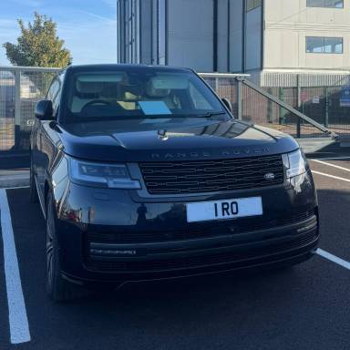 UK Number Plate 1 RO on a 2026 Blue Land Rover Range Rover Autobio D Mhev A