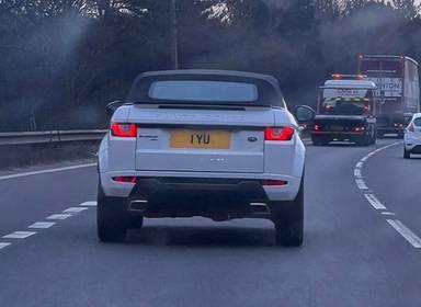 UK Number Plate 1 YU on a 2018 White Land Rover Range Rover Evoque