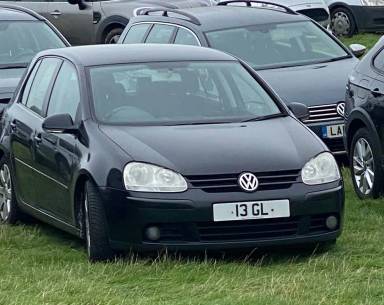 UK Number Plate 13 GL on a 2005 Black Volkswagen Golf