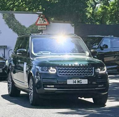 UK Number Plate 14 MG on a 2015 Green Land Rover Range Rover