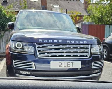 UK Number Plate 2 LET on a 2015 Blue Land Rover Range Rover