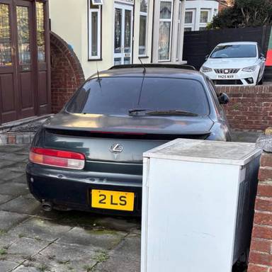UK Number Plate 2 LS on a Silver Lexus Rx400 H Se-L Cvt