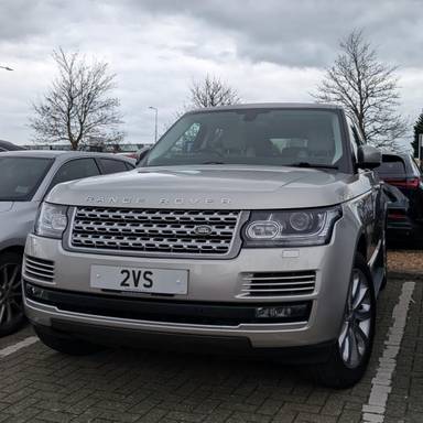 UK Number Plate 2 VS on a 2016 Gold Land Rover Range Rover