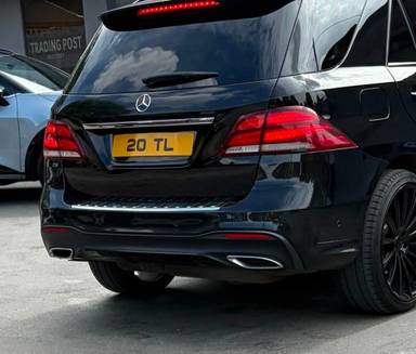 UK Number Plate 20 TL on a 2017 Black Mercedes-Benz GLE