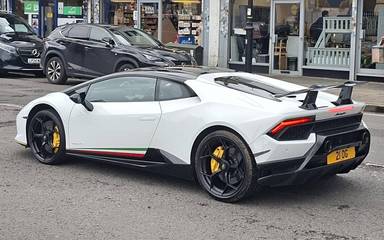 UK Number Plate 21 OG on a 2018 White Lamborghini Huracan
