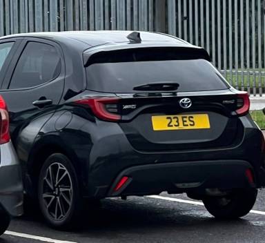 UK Number Plate 23 ES on a 2021 Black Toyota Yaris Design Hev Cvt