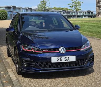 UK Number Plate 25 SA on a 2019 Blue Volkswagen Golf