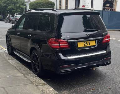 UK Number Plate 25 V on a 2016 Black Mercedes-Benz GLS