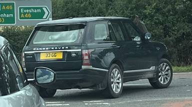UK Number Plate 33 GG on a 2014 Green Land Rover Range Rover
