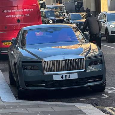 UK Number Plate 4 DU on a 2024 Green Rolls Royce Spectre Ev