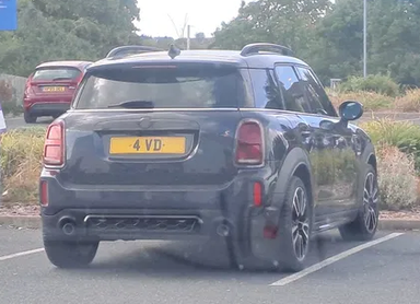 UK Number Plate 4 VD on a 2022 Blue Mini Countryman