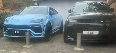 UK Number Plate 4 YV on a 2019 Blue Lamborghini Urus V8 Auto