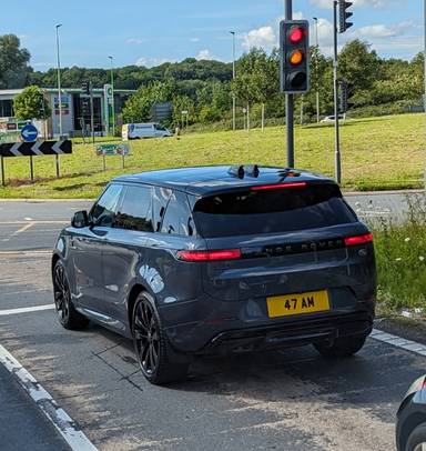 UK Number Plate 47 AM on a 2023 Blue Land Rover R-Rover Sport Frst Ed D Mhev A