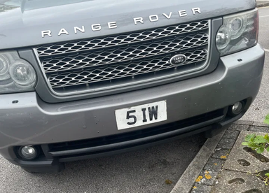 UK Number Plate 5 IW on a 2015 Grey Land Rover Range Rover