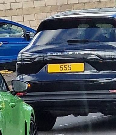 UK Number Plate 5 SS on a 2020 Black Porsche Cayenne