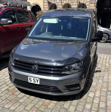 UK Number Plate 5 SY on a 2018 Grey Volkswagen Caddy