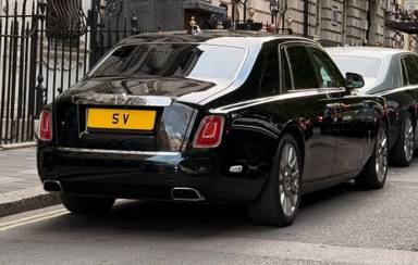 UK Number Plate 5 V on a 2018 Black Rolls Royce Phantom