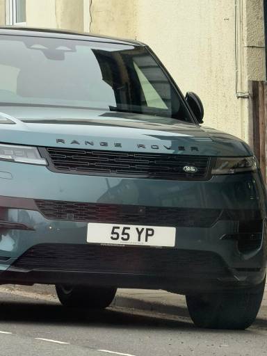 UK Number Plate 55 YP on a 2025 Green Land Rover Range Rover Sprt Dyn Se Phev A