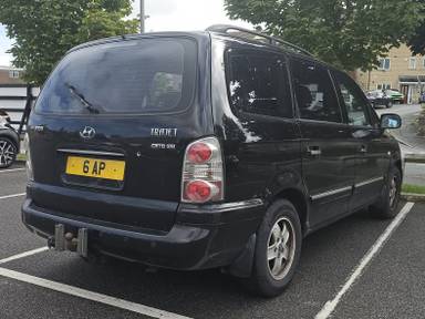 UK Number Plate 6 AP on a 2006 Black Hyundai Trajet