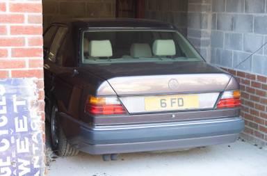 UK Number Plate 6 FD on a 1991 Purple Mercedes E