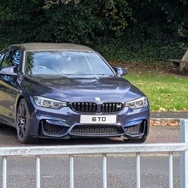 UK Number Plate 6 TO on a 2017 Blue BMW Defender 90 Xs Sw Swb