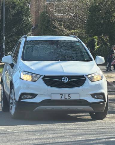 UK Number Plate 7 LS on a 2019 White Vauxhall Mokka