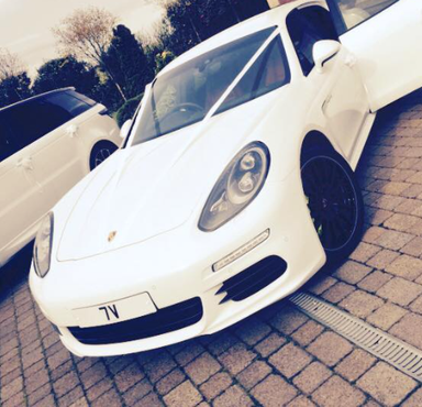 UK Number Plate 7 V on a 2014 White Porsche Panamera