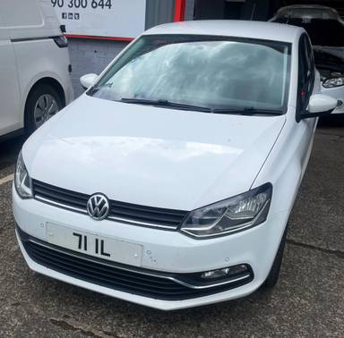 UK Number Plate 71 IL on a 2016 White Volkswagen Polo Match
