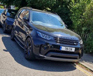 UK Number Plate 78 CN on a 2017 Black Land Rover Discovery