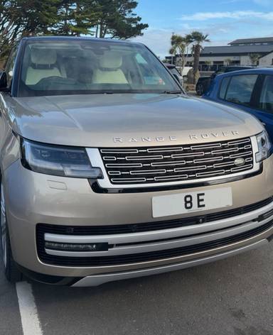 UK Number Plate 8 E on a 2024 Gold Land Rover Range Rover Autobio D Mhev A
